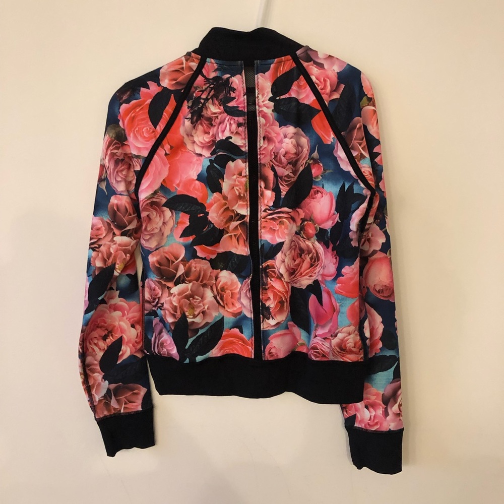 Lululemon jacket - Picture 5 of 5